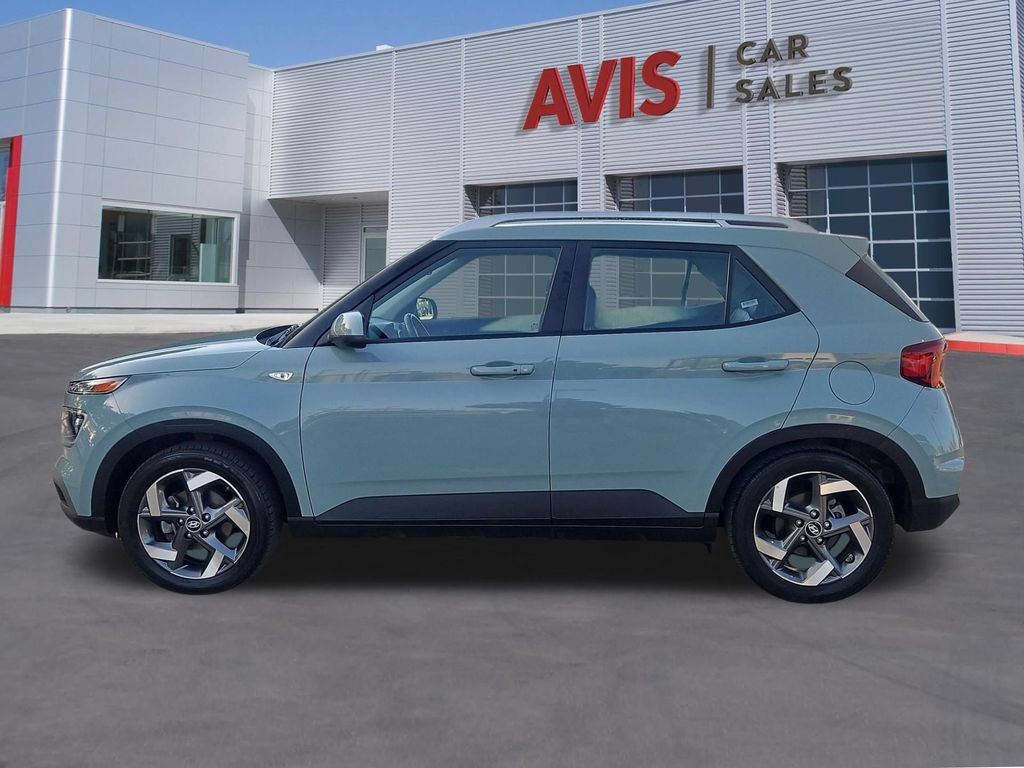 Used 2025 Hyundai Venue Limited FWD image 10