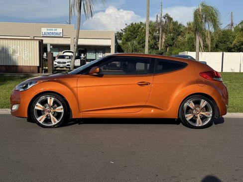 Used 2012 Hyundai Veloster w/ Style Pkg FWD image 6