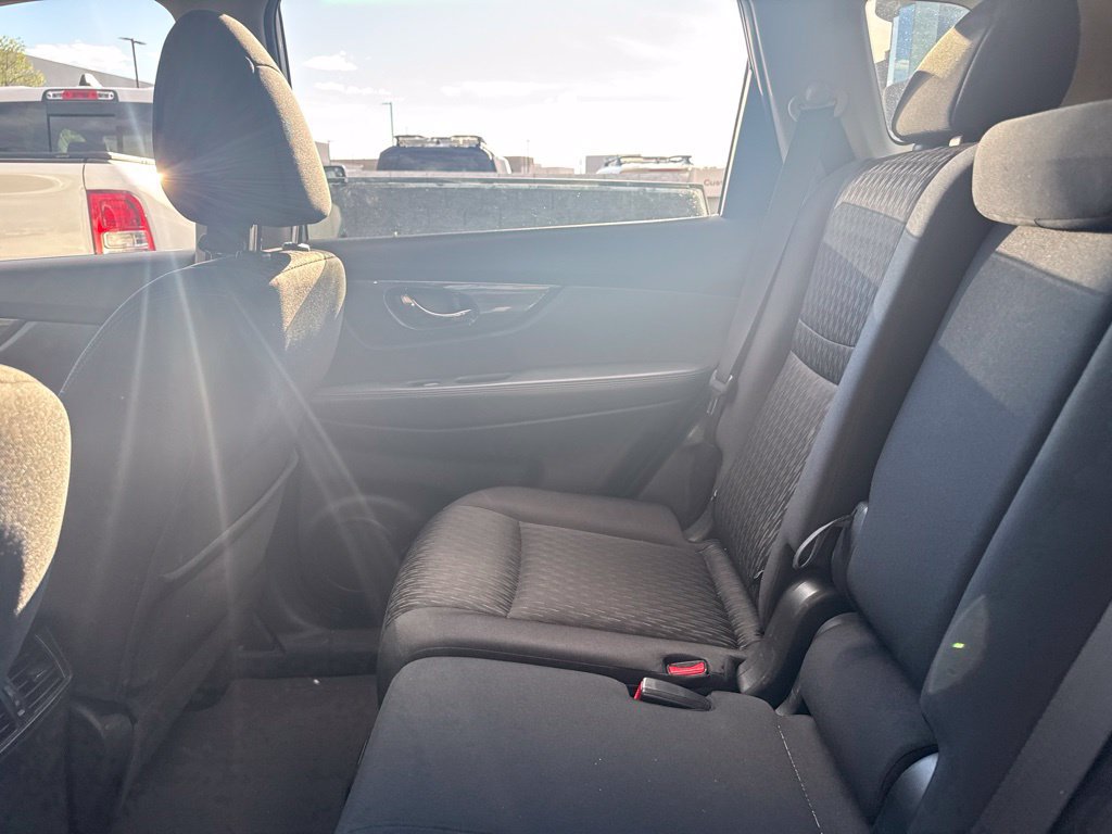 Used 2019 Nissan Rogue SV FWD image 16