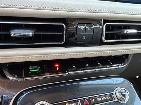 Used 2023 Lincoln Nautilus Standard w/ Premium Package image 29