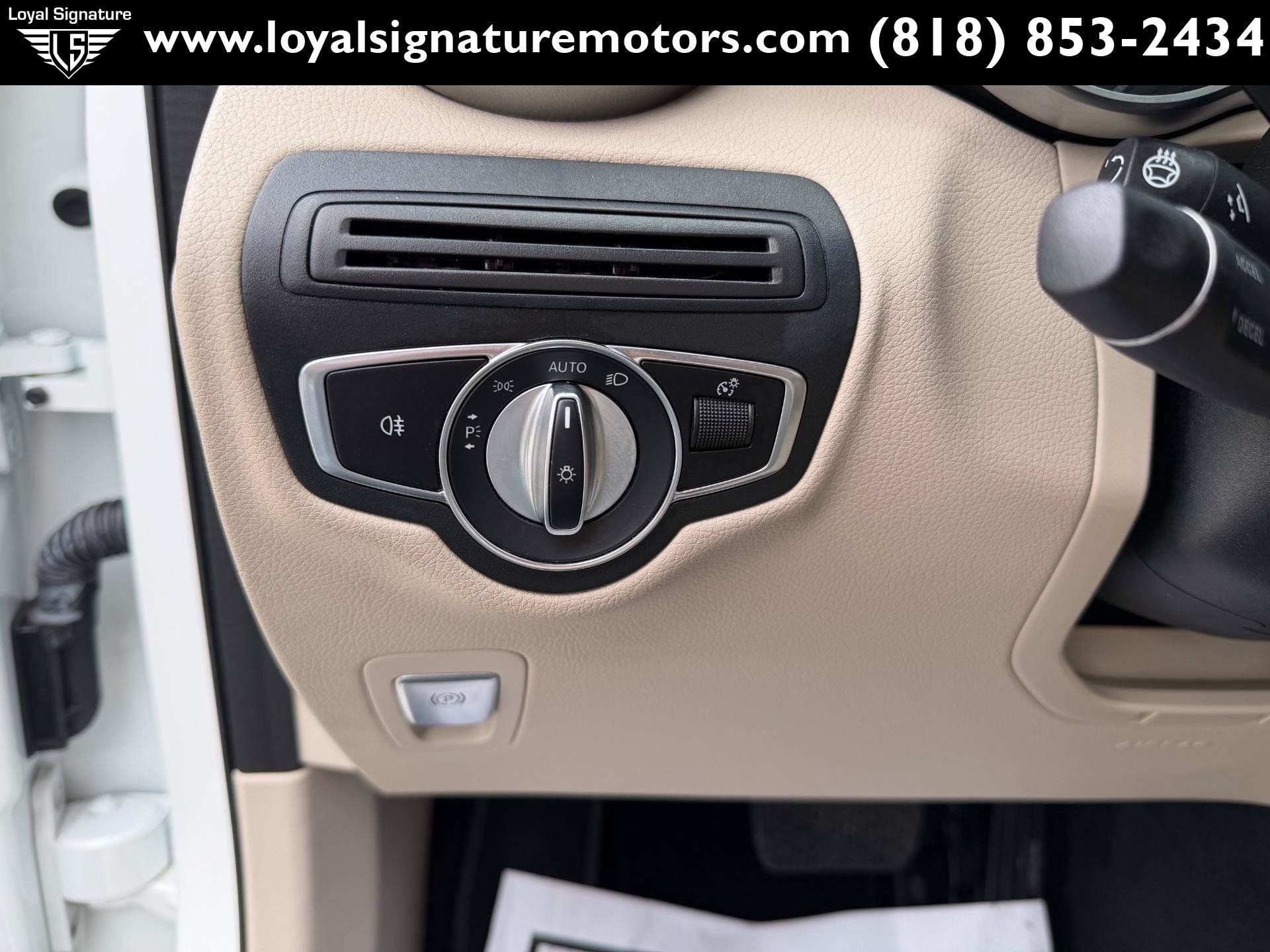 Used 2019 Mercedes-Benz GLC 350e 4MATIC image 20