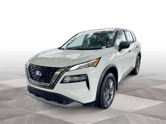 Used 2023 Nissan Rogue S image 1