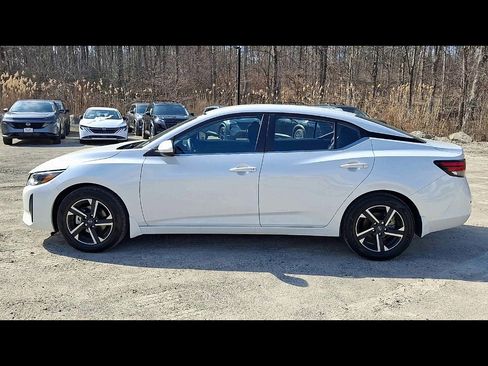 Used 2025 Nissan Sentra SV w/ Trunk Package image 5