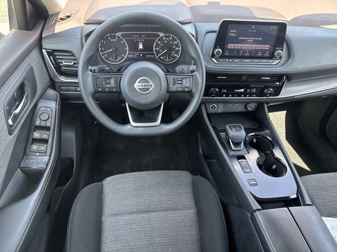 Used 2021 Nissan Rogue SV FWD image 7