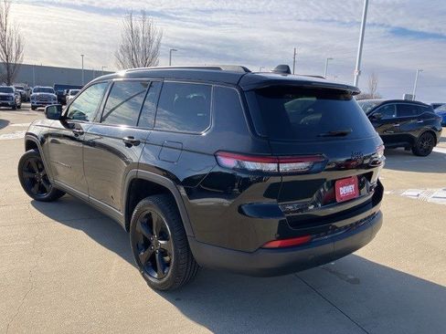 Used 2023 Jeep Grand Cherokee L Limited w/ Black Appearance Package image 6