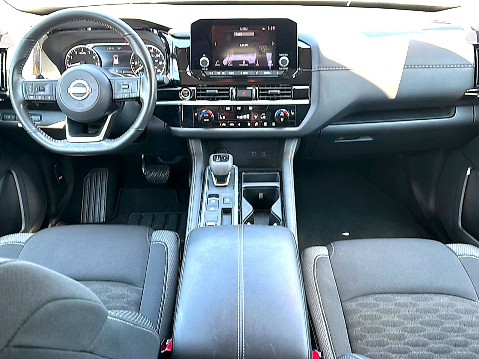 Used 2024 Nissan Pathfinder SV FWD image 22