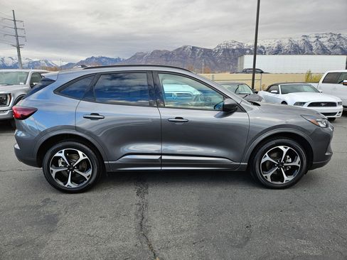 Used 2023 Ford Escape ST-Line Select w/ Tech Pack #2 image 2