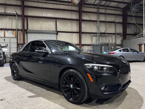 Used 2020 BMW 230i Convertible image 11