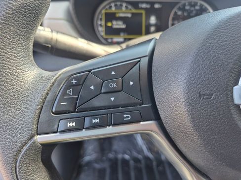 Used 2021 Nissan Versa SV image 37