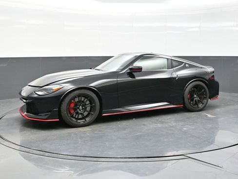 Used 2024 Nissan Z NISMO w/ Floor Mat Package image 3