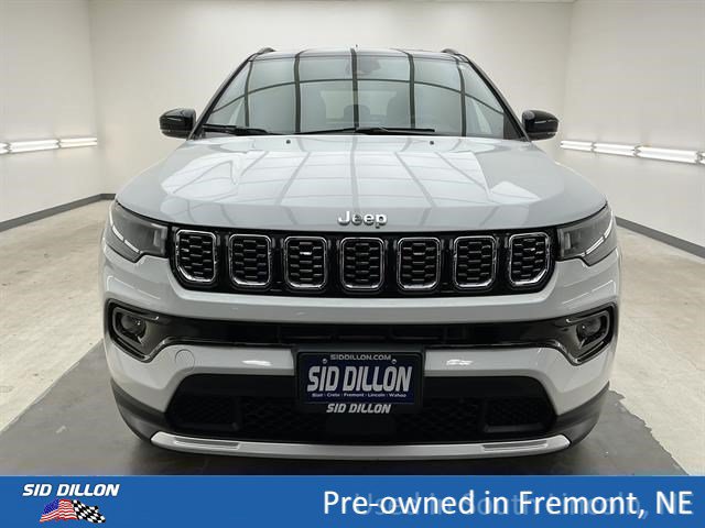 Used 2024 Jeep Compass Limited AWD/4WD image 2