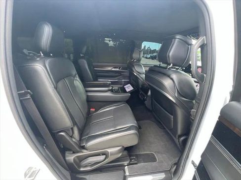 Certified 2022 Jeep Grand Wagoneer Series I AWD/4WD image 15