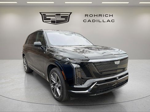 Certified 2026 Cadillac Vistiq Sport w/ LPO, Floor Liner Package image 4