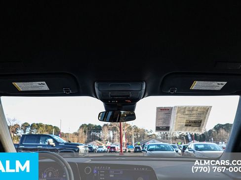 Used 2024 Chevrolet Traverse LT image 57