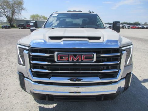 New 2026 GMC Sierra 2500 SLE w/ SLE Value Package; AWD/4WD image 11