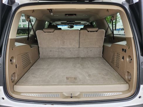 Used 2019 GMC Yukon XL SLT w/ Premium Edition AWD/4WD image 34