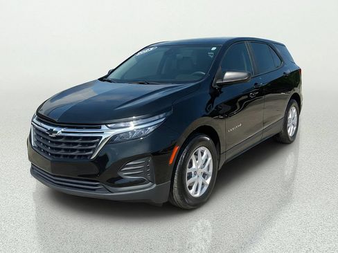 Used 2023 Chevrolet Equinox LS w/ LS Convenience Package FWD image 3