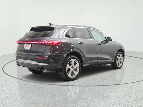 Used 2025 Audi Q5 Premium Plus w/ Premium Plus AWD/4WD image 5