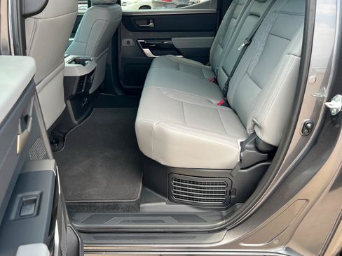 Used 2025 Toyota Tundra Limited AWD/4WD image 22
