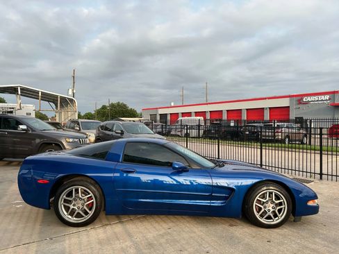 Used 2002 Chevrolet Corvette Coupe w/ Preferred Equipment Group2 image 11