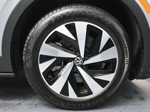 Used 2023 Volkswagen ID.4 Pro image 14