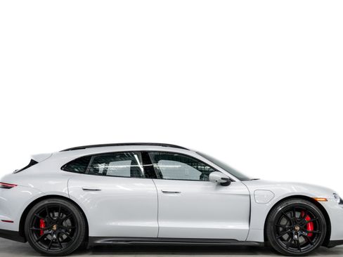 Used 2022 Porsche Taycan GTS AWD/4WD image 2