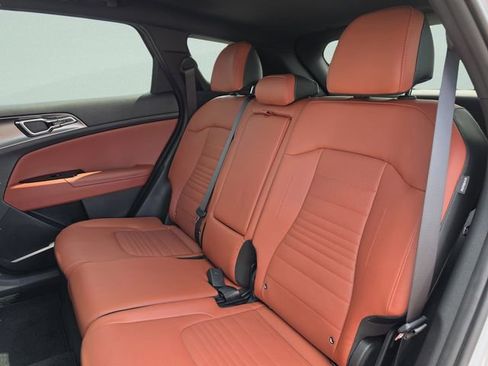 Used 2024 Kia Sportage SX image 33