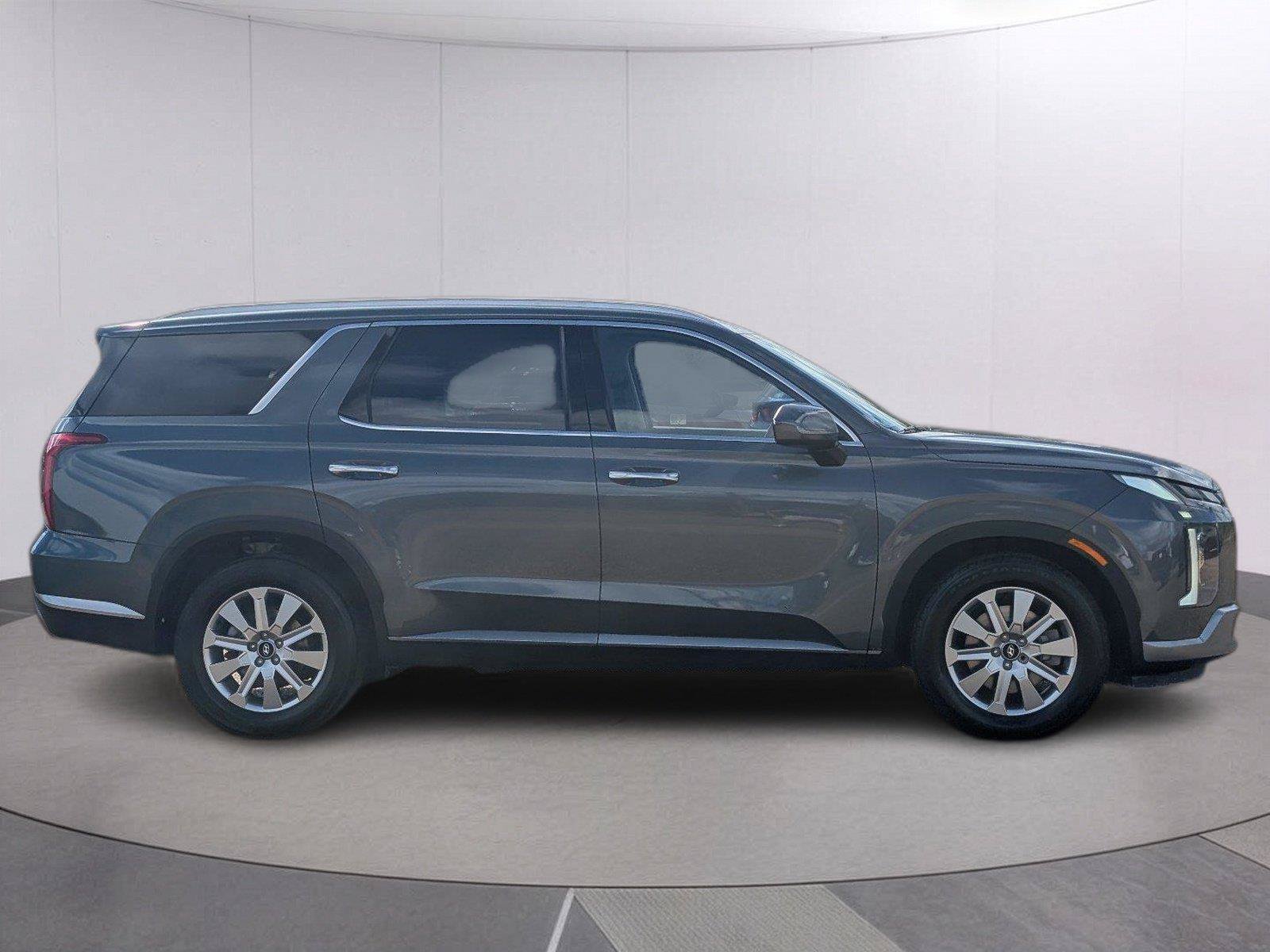 Used 2024 Hyundai Palisade SEL FWD image 6