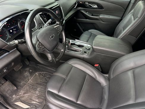 Used 2023 Chevrolet Traverse RS w/ LPO, Floor Liner Package AWD/4WD image 9