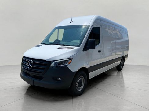 New 2025 Mercedes-Benz Sprinter 2500 image 9