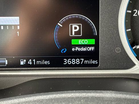 Used 2018 Nissan Leaf SV w/ Protection Package FWD image 24
