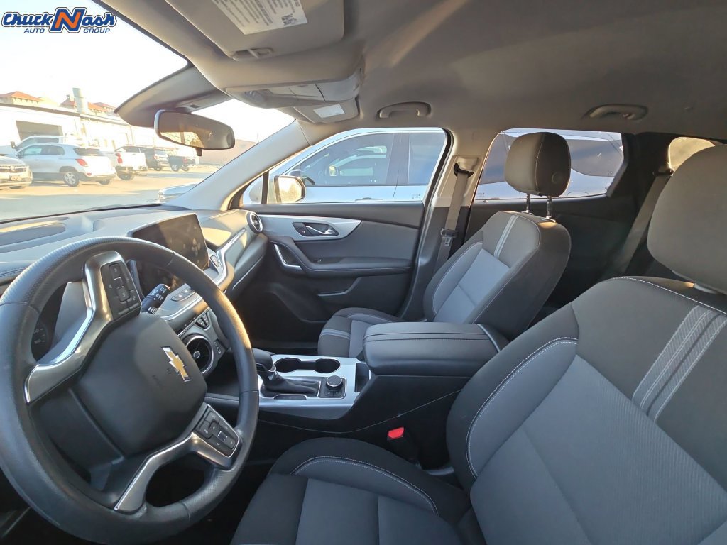 Used 2026 Chevrolet Blazer LT FWD image 9