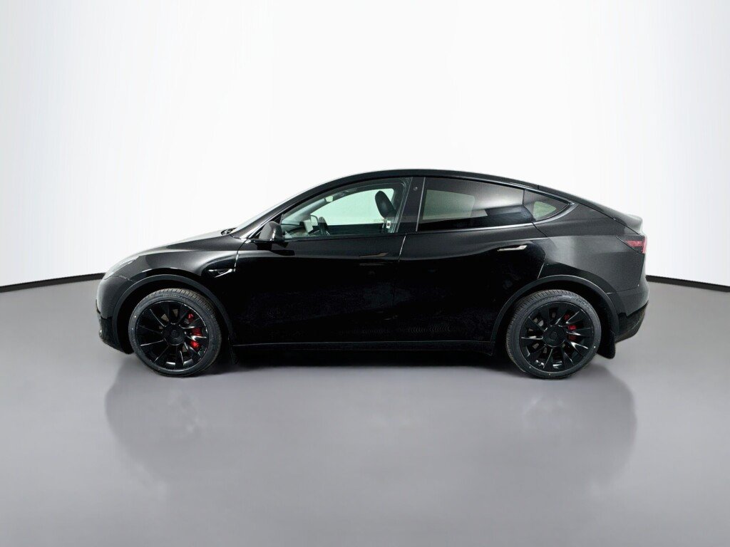 Used 2022 Tesla Model Y Long Range AWD/4WD image 2