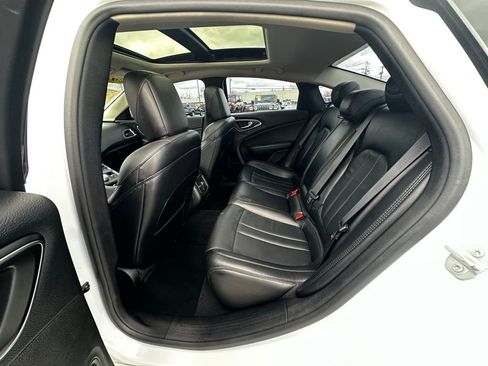 Used 2015 Chrysler 200 C w/ Navigation & Sound Group I image 19