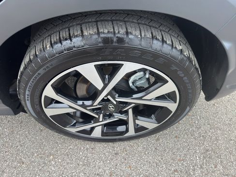 Used 2023 Hyundai Kona Limited image 23