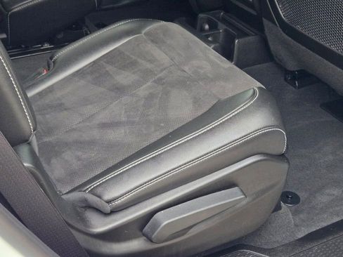 Certified 2024 Jeep Grand Cherokee L Altitude image 10