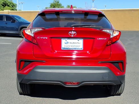 Used 2022 Toyota C-HR Limited FWD image 6