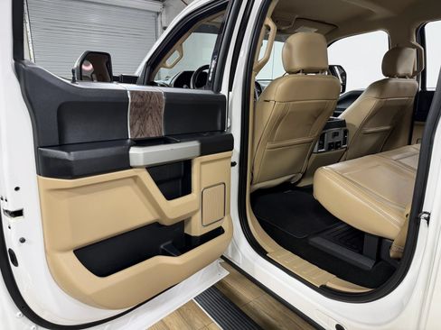 Used 2018 Ford F250 Lariat w/ Lariat Ultimate Package AWD/4WD image 15