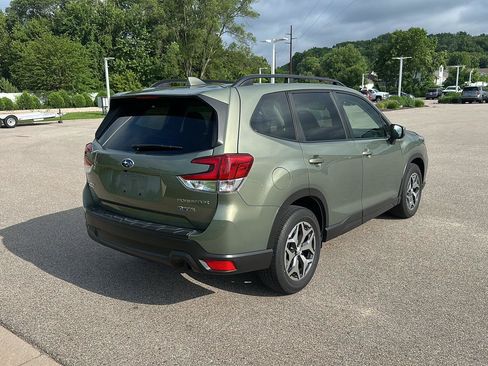 Used 2021 Subaru Forester Premium AWD/4WD image 3