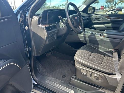 Certified 2023 Cadillac Escalade ESV Sport Platinum image 12