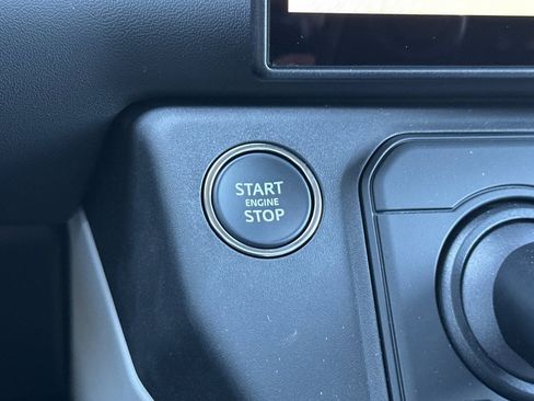 New 2026 Land Rover Defender 110 X-Dynamic SE image 28