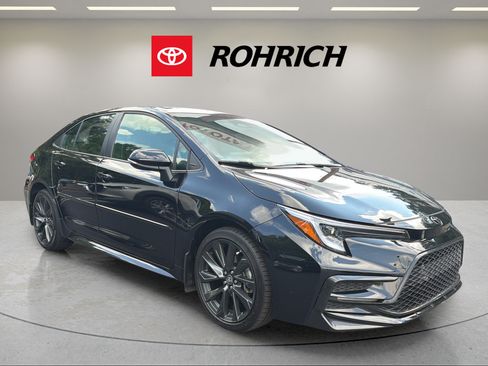Used 2026 Toyota Corolla SE FWD image 4