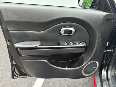 Used 2018 Kia Soul ! w/ Tech Package FWD image 36