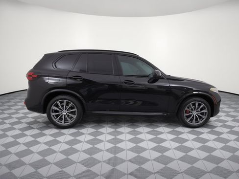 Used 2024 BMW X5 xDrive40i w/ M Sport Package AWD/4WD image 8