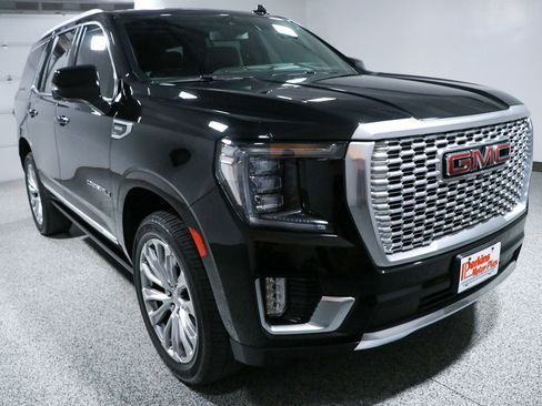 Used 2023 GMC Yukon Denali AWD/4WD image 5