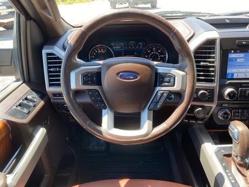 Used 2018 Ford F150 King Ranch w/ Equipment Group 601A Luxury AWD/4WD image 20