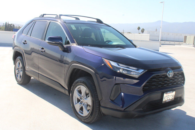 Certified 2022 Toyota RAV4 XLE w/ Convenience Package AWD/4WD image 2