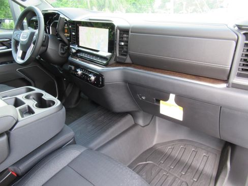 New 2026 GMC Sierra 2500 SLE w/ SLE Value Package; AWD/4WD image 14