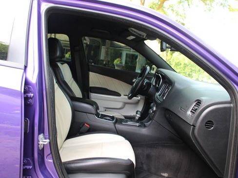 Used 2018 Dodge Charger R/T w/ Plus Group image 16