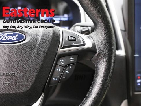 Used 2021 Ford Edge SEL w/ Convenience Package image 16